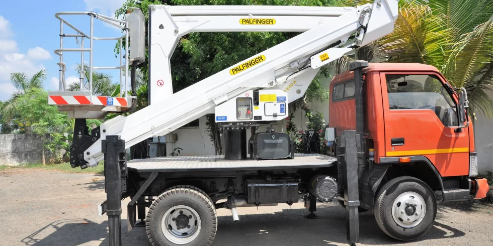 Jual Mobil Skylift 23 Meter dengan Garansi Resmi